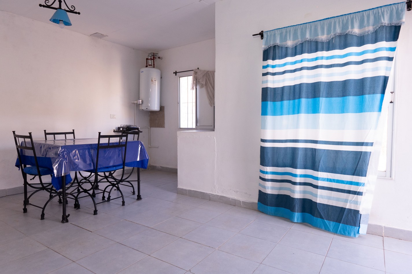 TERRENO DE 1.995m² CON TRES (3) CONSTRUCCIONES EN ZONA VIRGEN DEL CERRO (TRES CERRITOS)