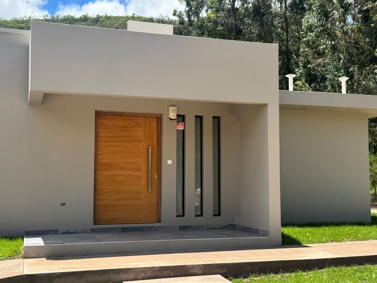 CASA ESQUINA A ESTRENAR 2 DORMITORIOS - BARRIO UNIVERSIDAD CATOLICA