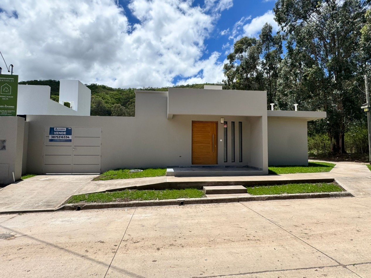 CASA ESQUINA A ESTRENAR 2 DORMITORIOS - BARRIO UNIVERSIDAD CATOLICA