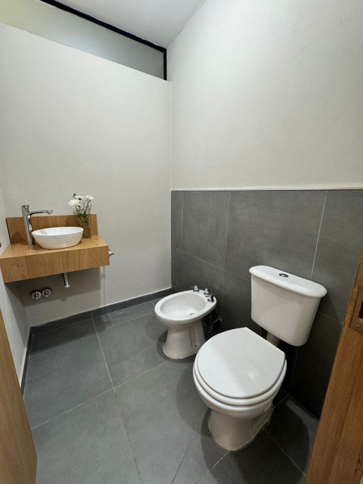 CASA ESQUINA A ESTRENAR 2 DORMITORIOS - BARRIO UNIVERSIDAD CATOLICA