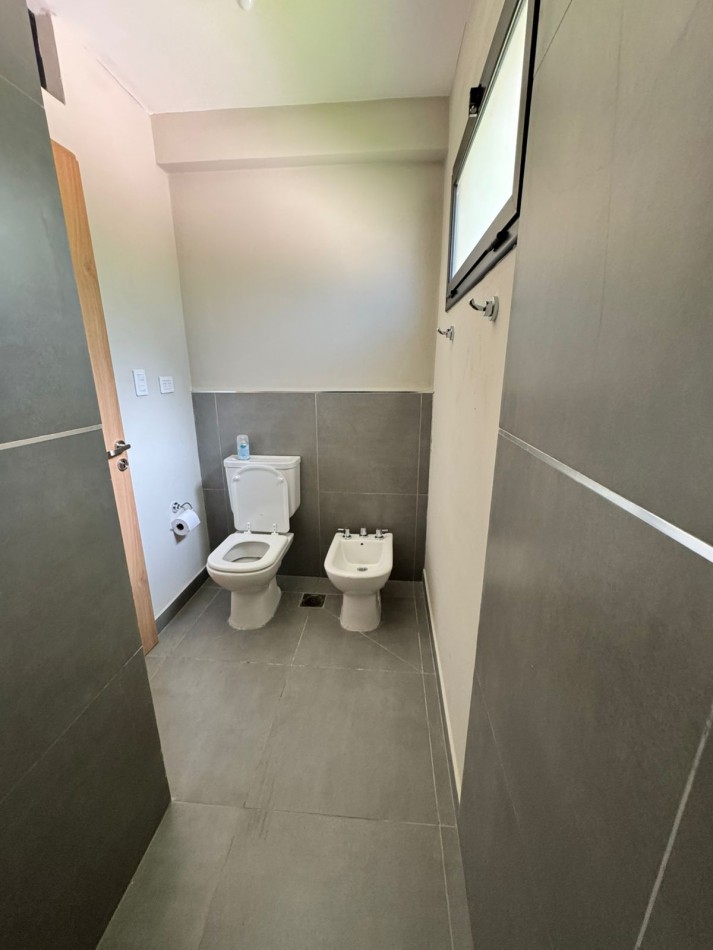 CASA ESQUINA A ESTRENAR 2 DORMITORIOS - BARRIO UNIVERSIDAD CATOLICA