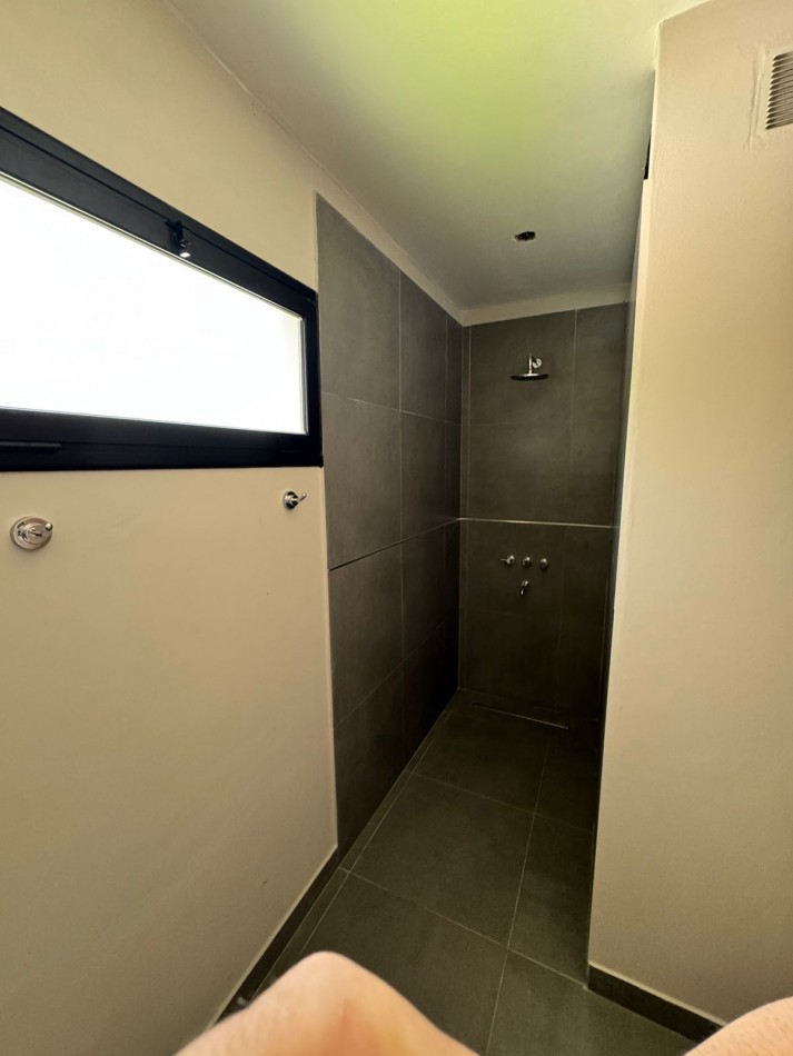 CASA ESQUINA A ESTRENAR 2 DORMITORIOS - BARRIO UNIVERSIDAD CATOLICA