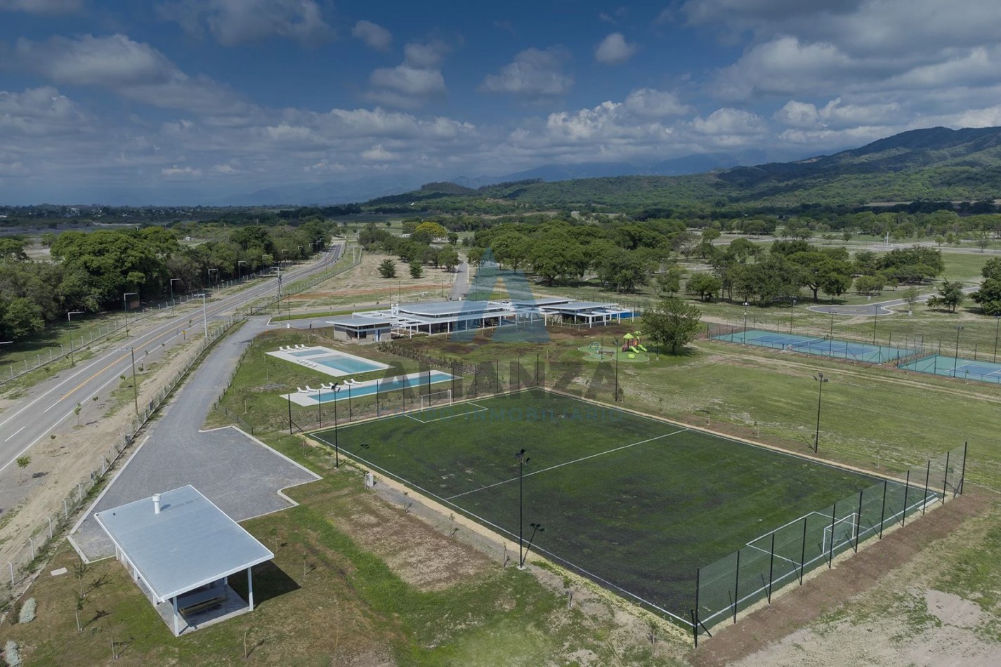 VENDO TERRENO LA ARBOLADA 