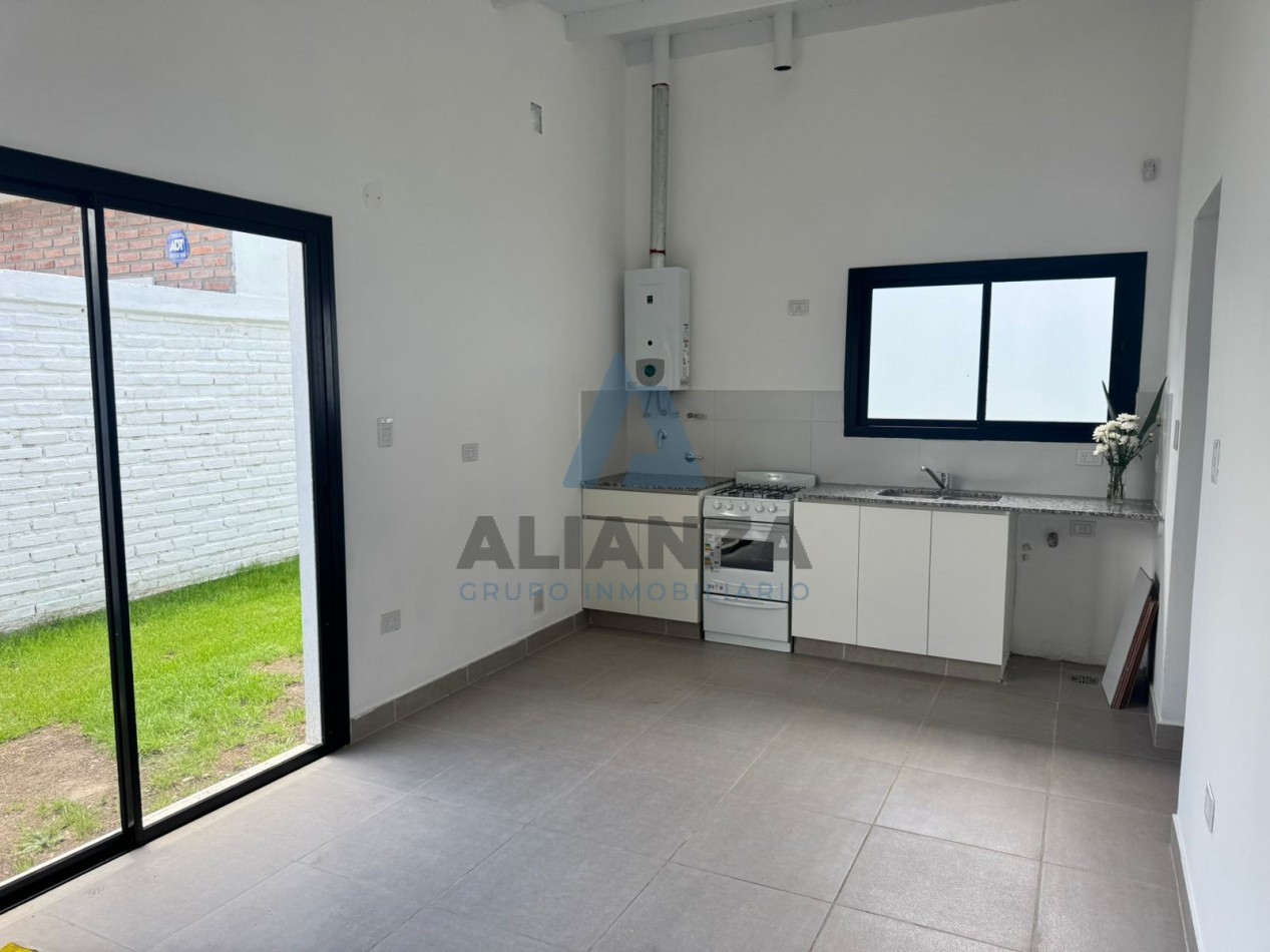 CASA A ESTRENAR 1 DORMITORIO - BARRIO UNIVERSIDAD CATOLICA