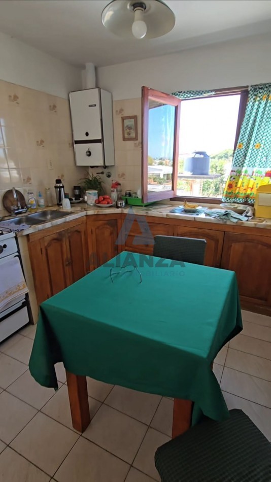 Casa en venta ubicada a dos cuadras Colegio Estrada 