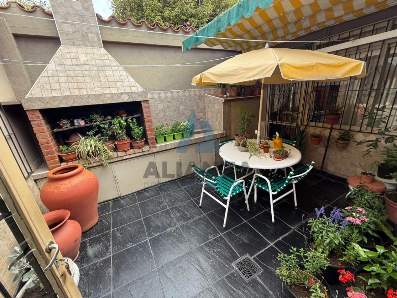 CASA EN VENTA MACROCENTRO