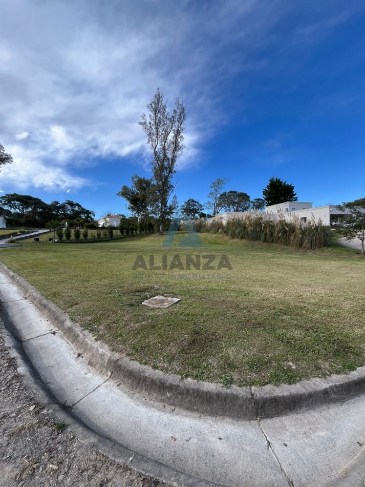 TERRENO EN VENTA- FINCA LA MONTAÑA, CLUB DE CAMPO SAN LORENZO