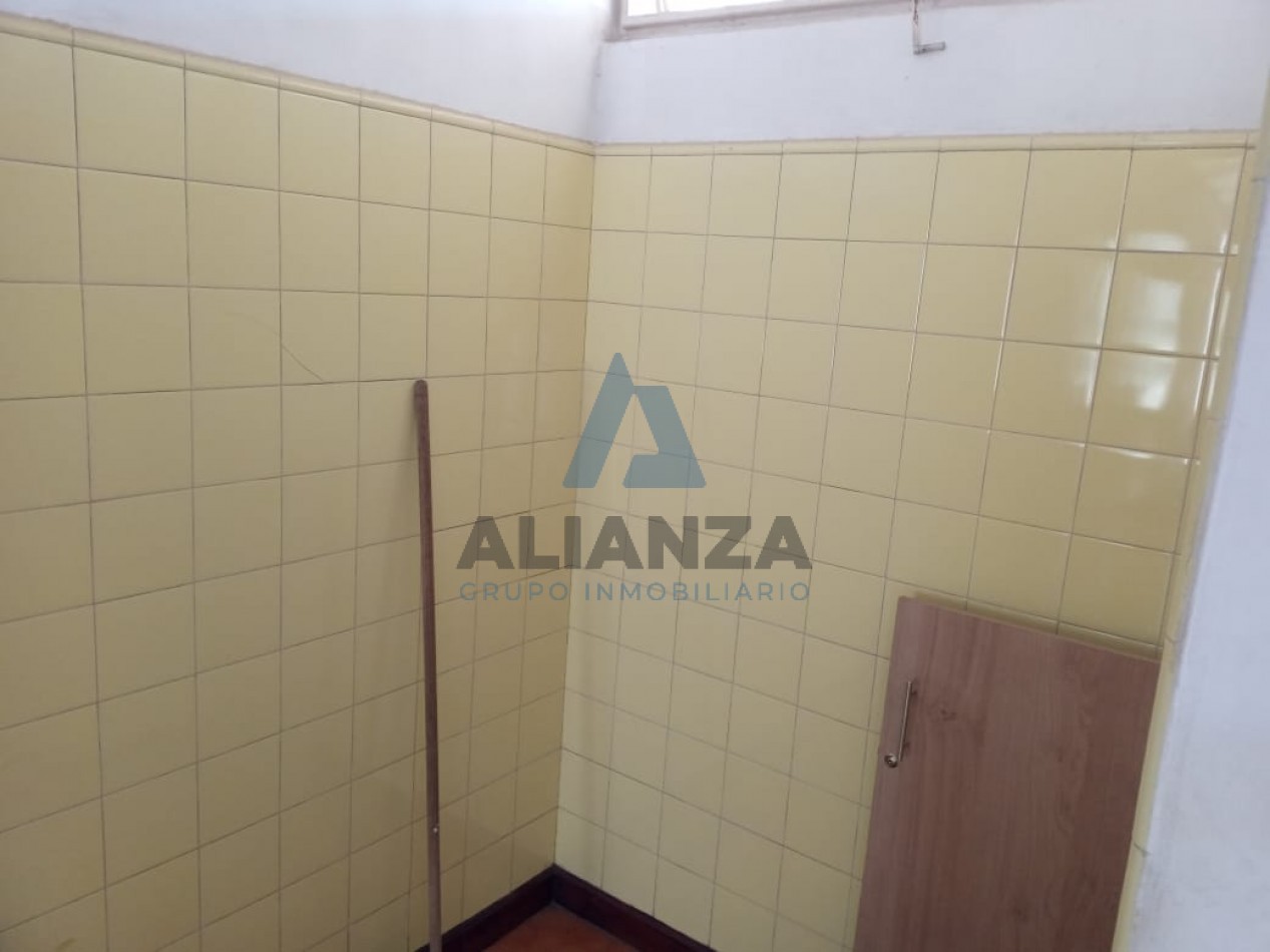 CASA EN VENTA BARRIO EL TRIBUNO - 4 DORMITORIOS