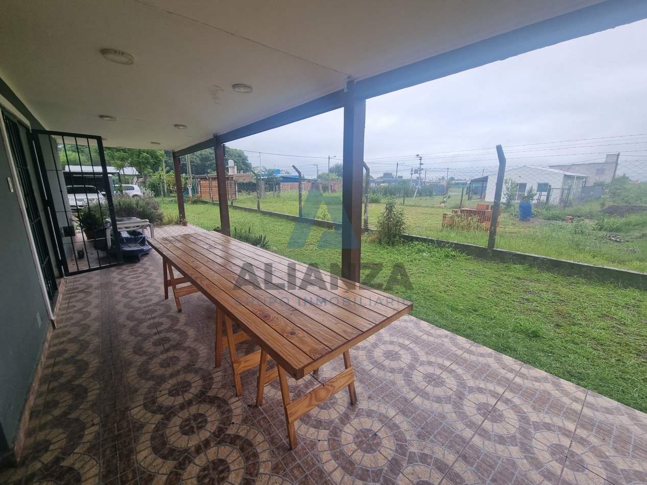 CASA EN VENTA A ESTRENAR DE DOS (2) DORMITORIOS EN BARRIO AMPLIACION EL MOLLAR 2, CON QUINCHO Y PILETA