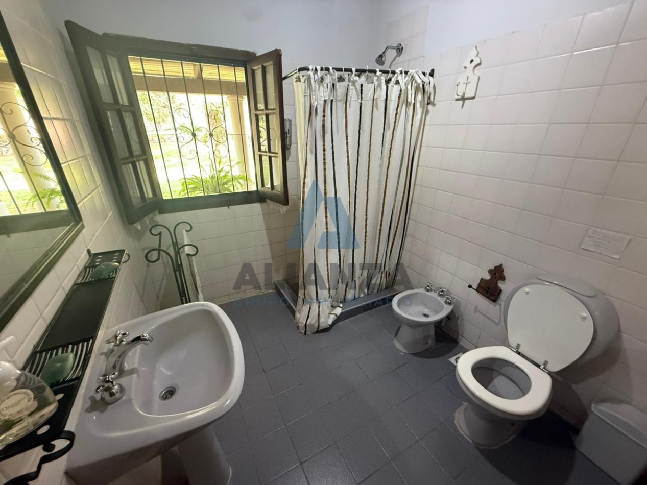 HERMOSA CASA A LA VENTA ZONA CABRA CORRAL