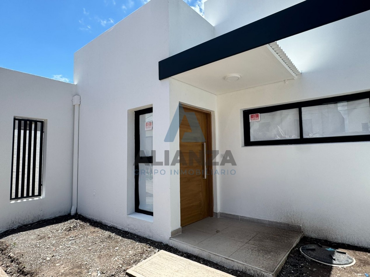 CASA A ESTRENAR 1 DORMITORIO - BARRIO UNIVERSIDAD CATOLICA