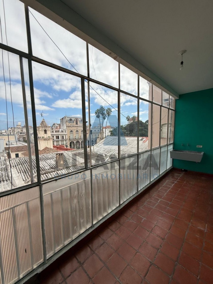 Departamento en venta- Frente a plaza 9 de Julio