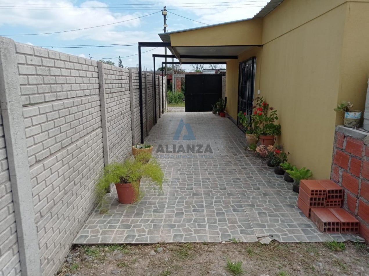 Hermosa casa en venta en B. Cielos del Valle