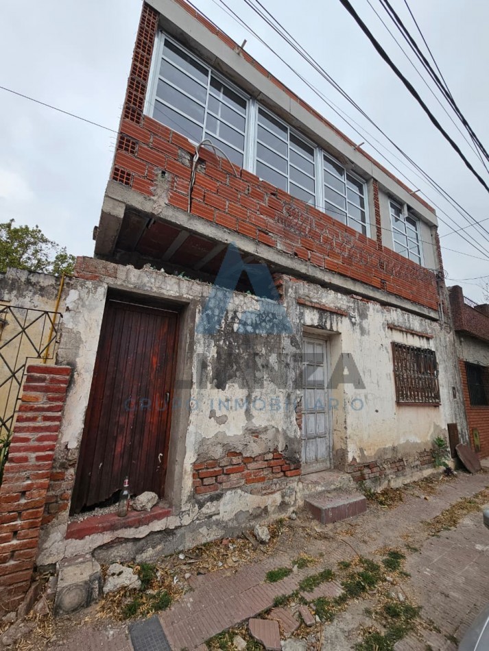 Casa a refaccionar en venta