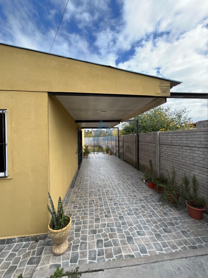 Hermosa casa en venta en B. Cielos del Valle
