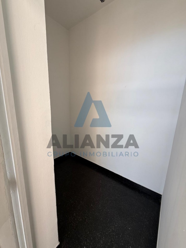 Departamento en venta- Frente a plaza 9 de Julio
