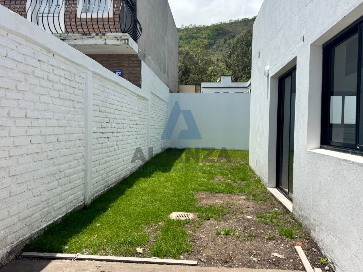 CASA A ESTRENAR 1 DORMITORIO - BARRIO UNIVERSIDAD CATOLICA