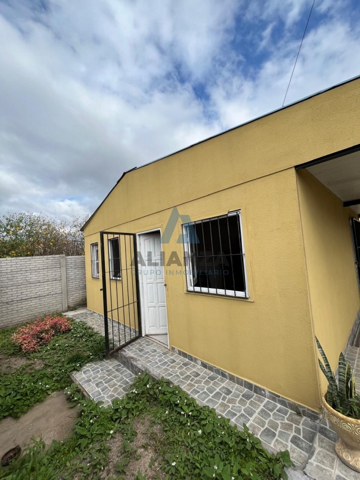 Hermosa casa en venta en B. Cielos del Valle