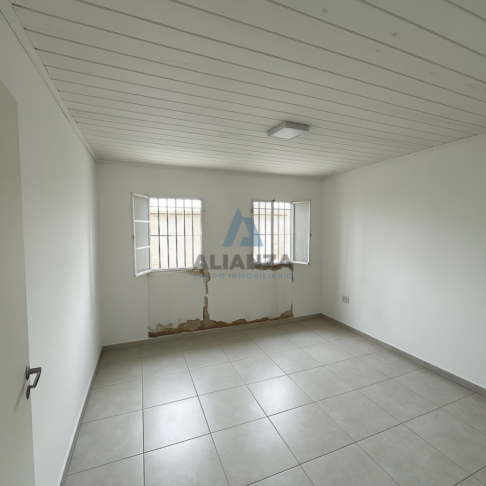 Hermosa casa en venta en B. Cielos del Valle