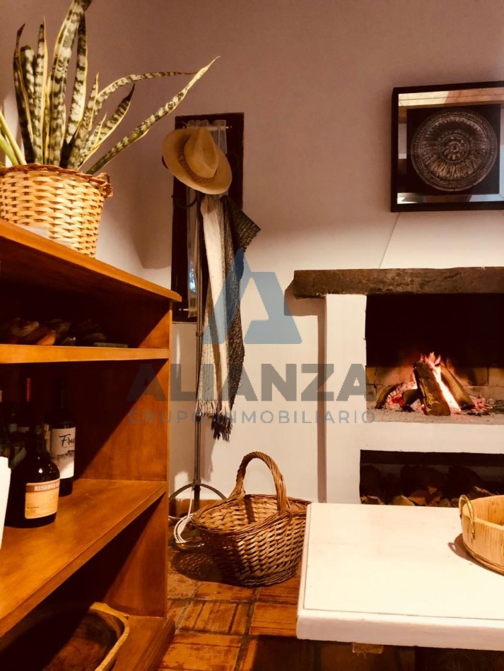 HERMOSA CASA A LA VENTA ZONA CABRA CORRAL