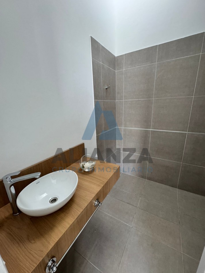 CASA A ESTRENAR 1 DORMITORIO - BARRIO UNIVERSIDAD CATOLICA