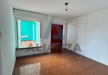 Departamento en venta- Frente a plaza 9 de Julio