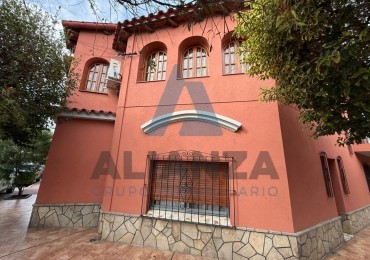 CASA EN VENTA MACROCENTRO