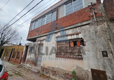 Casa a refaccionar en venta 