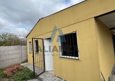 Hermosa casa en venta en B. Cielos del Valle